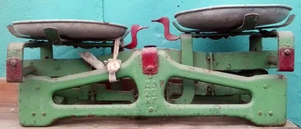 Базарные весы